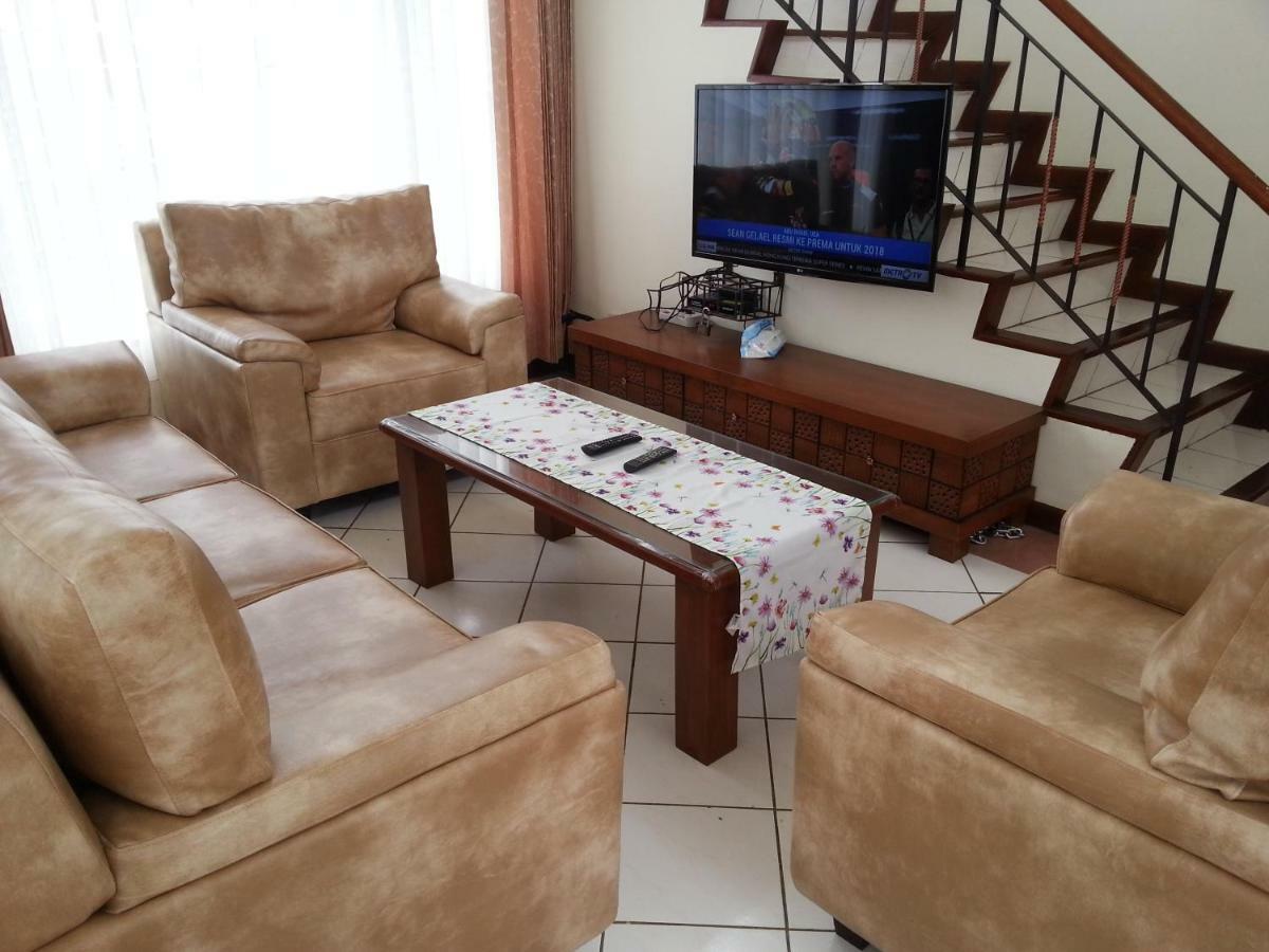 Villa 5Cemara Лембанг Екстериор снимка